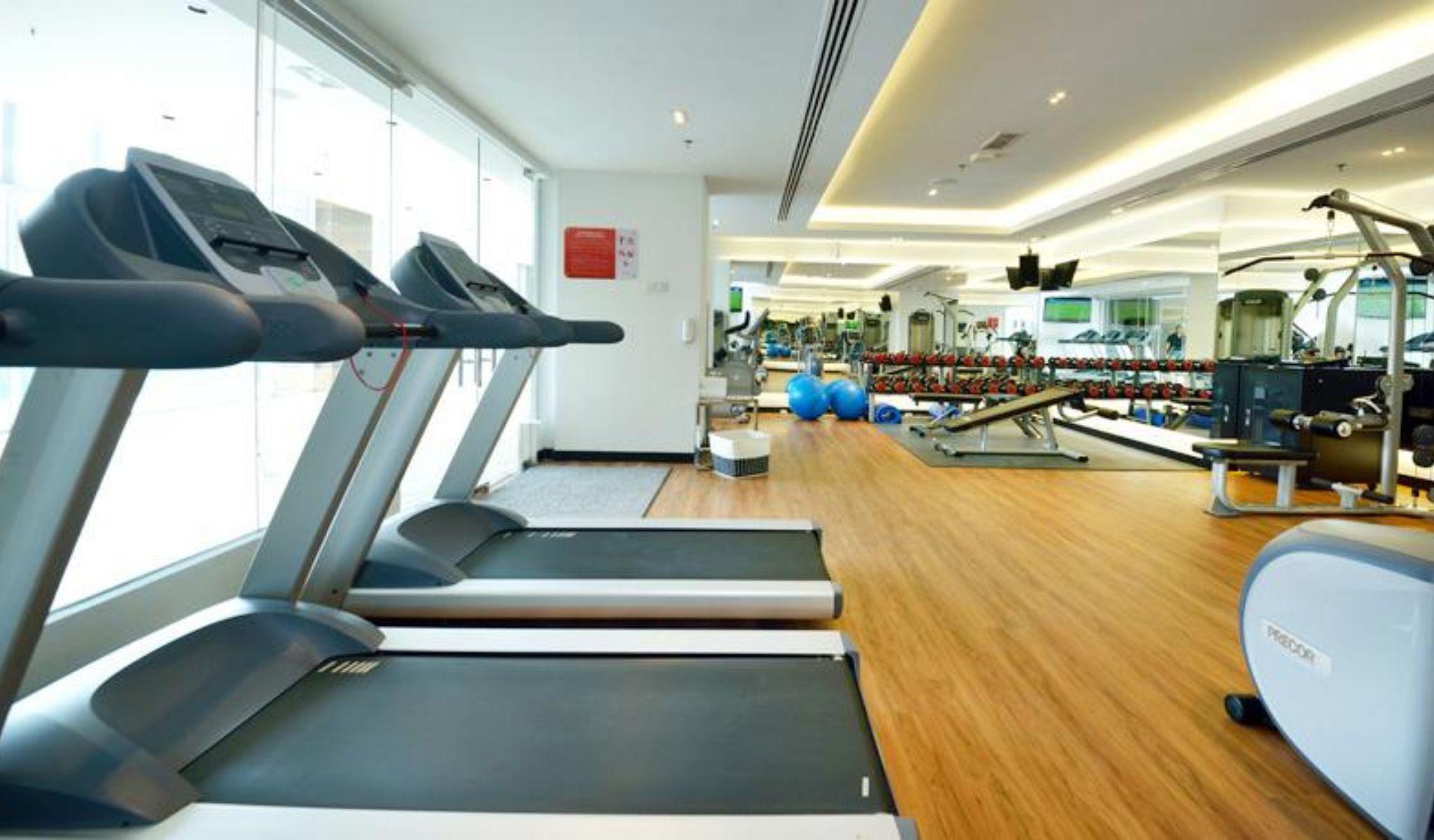 Lexis Suites Penang Bayan Lepas Zewnętrze zdjęcie A gym in a hotel