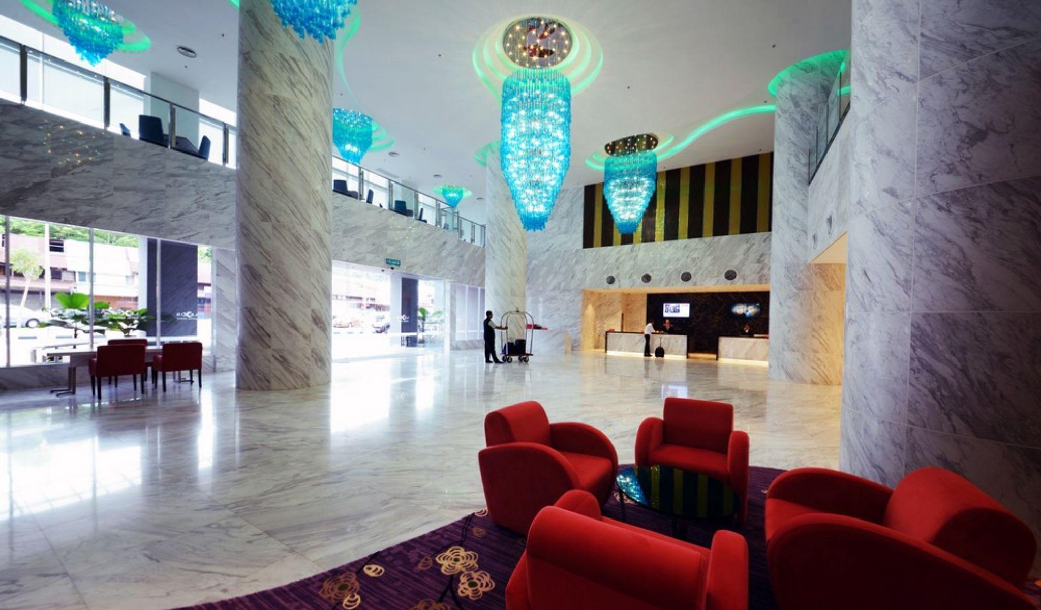 Lexis Suites Penang Bayan Lepas Zewnętrze zdjęcie The lobby of the hotel
