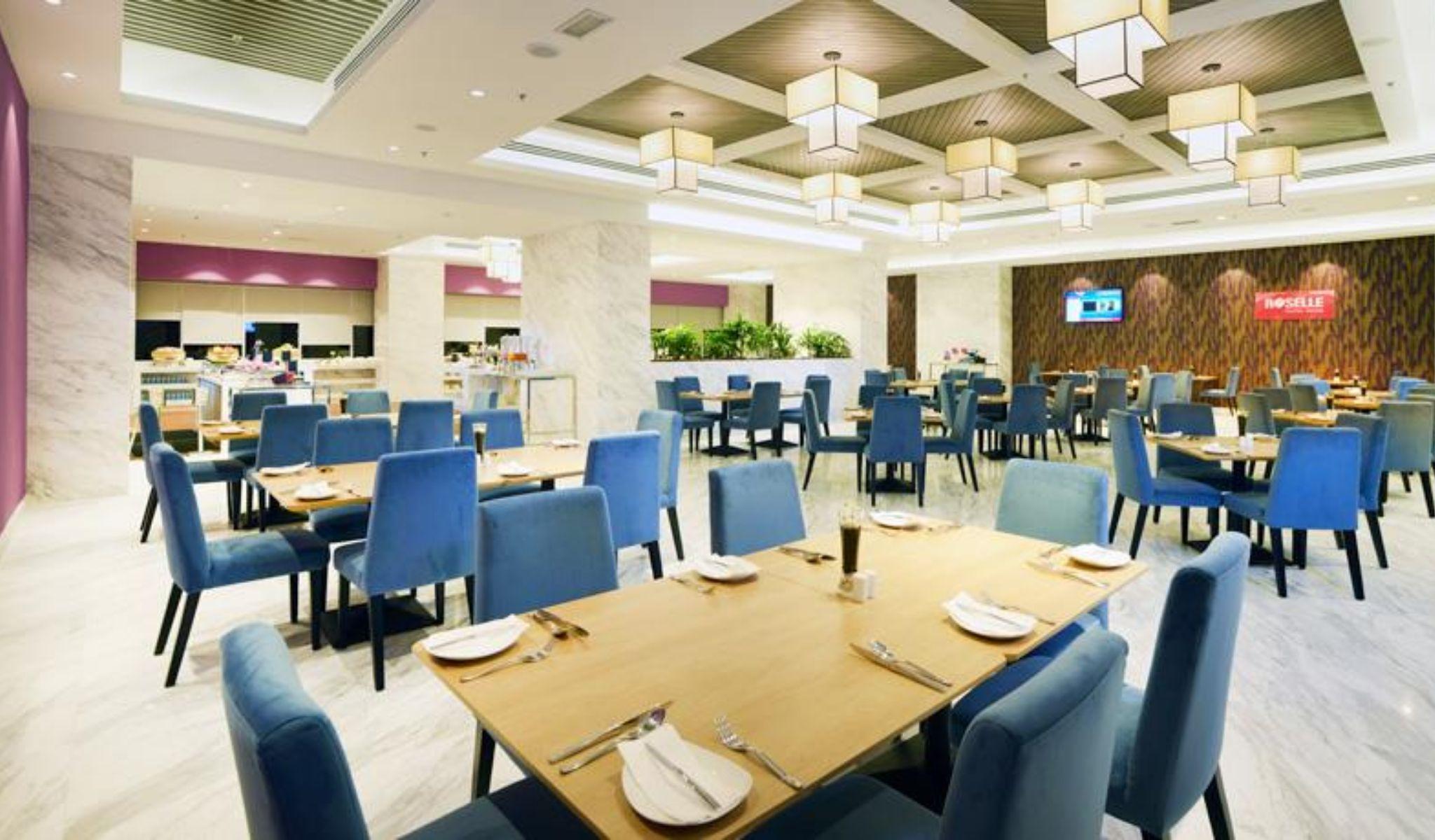 Lexis Suites Penang Bayan Lepas Zewnętrze zdjęcie The restaurant