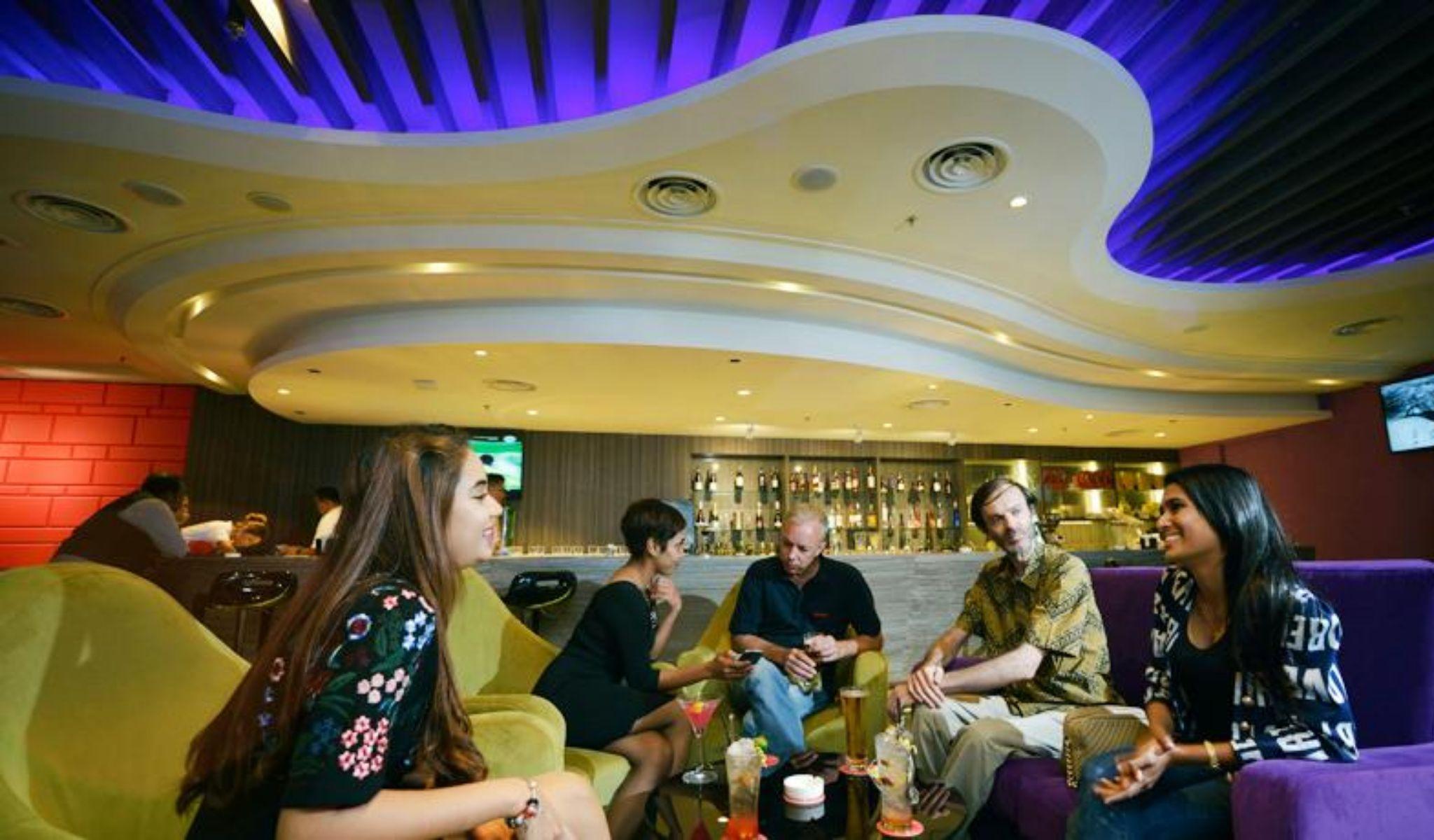 Lexis Suites Penang Bayan Lepas Zewnętrze zdjęcie The bar at the 101 bar
