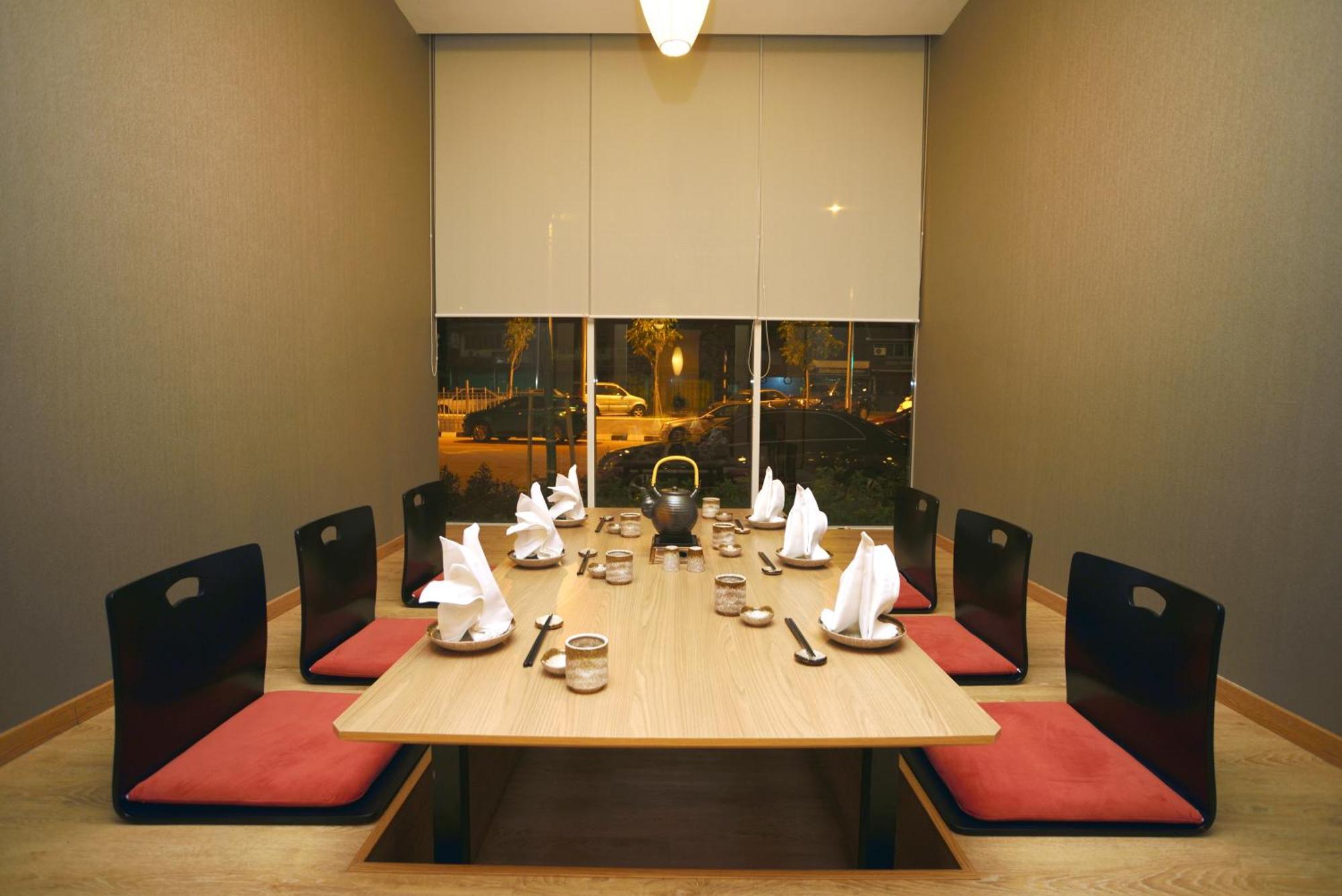 Lexis Suites Penang Bayan Lepas Zewnętrze zdjęcie A traditional Japanese restaurant