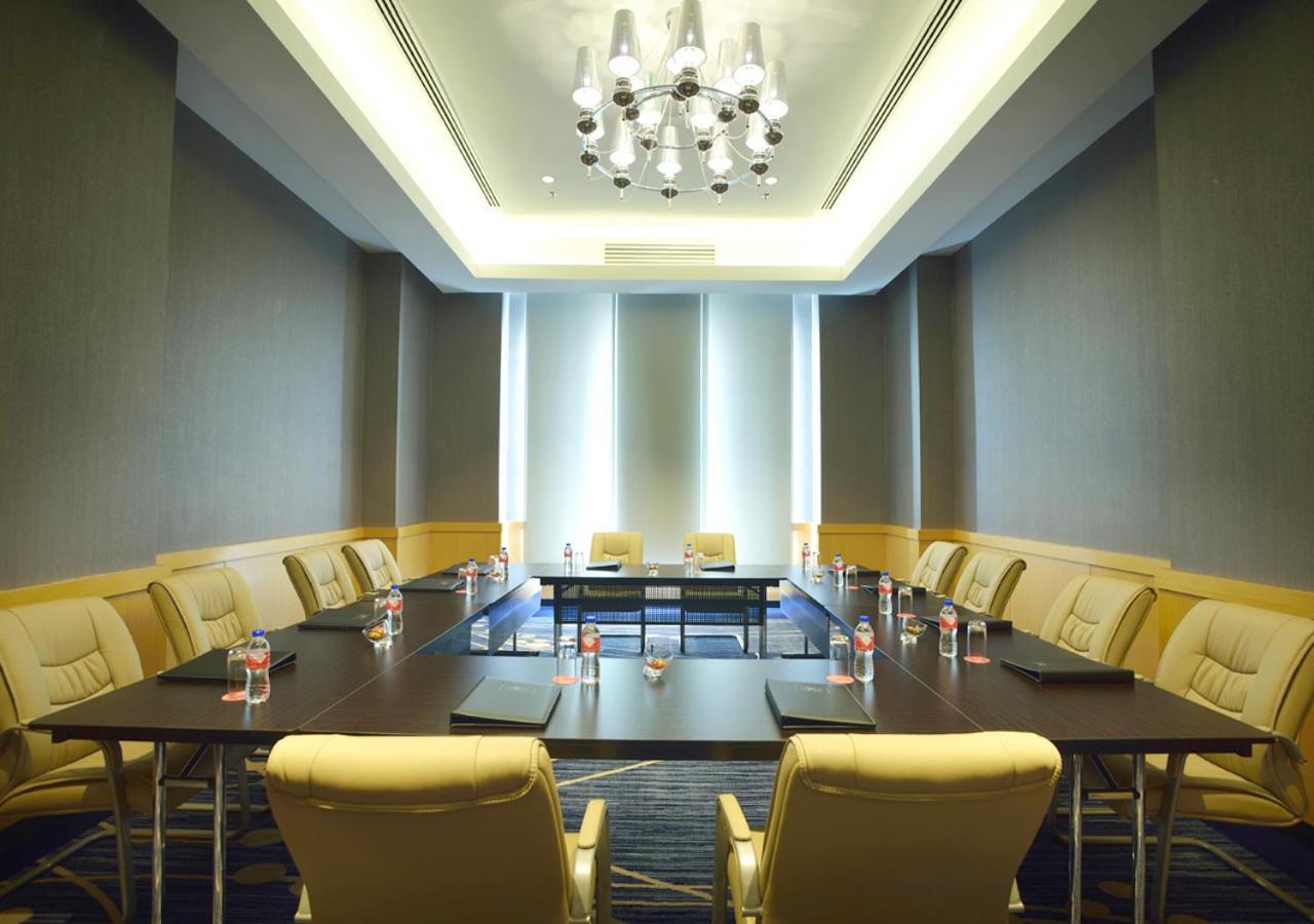 Lexis Suites Penang Bayan Lepas Zewnętrze zdjęcie Meeting room