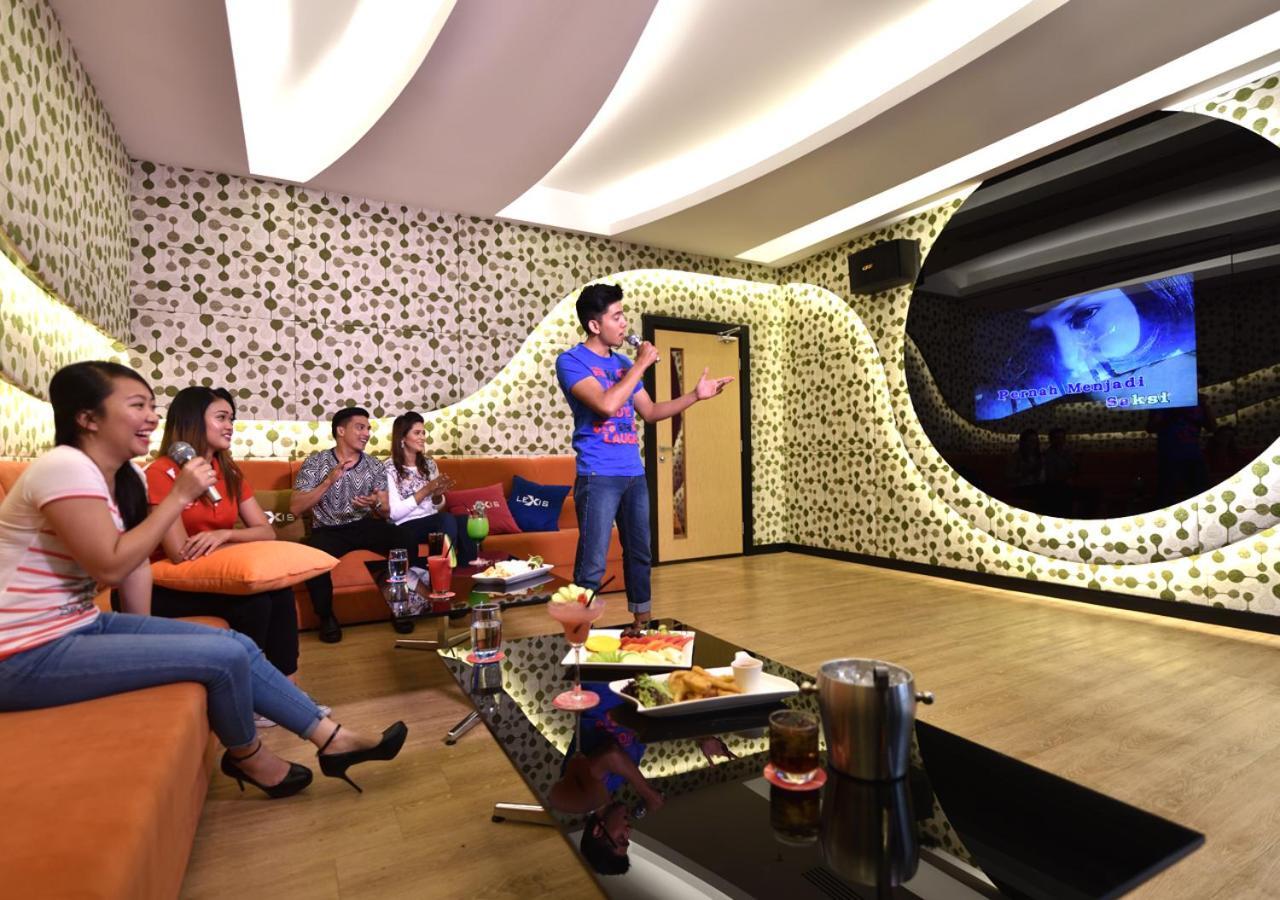Lexis Suites Penang Bayan Lepas Zewnętrze zdjęcie A karaoke box in Shanghai, China